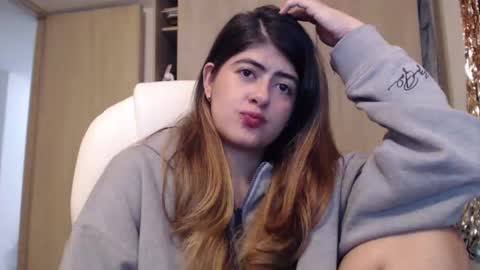 Snapshot of skyler1195 chatting on February 2025 02:48:02 AM Skyler online show from February 2025 02:48:02 AM