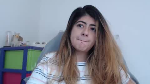 Snapshot of skyler1195 chatting on March 2025 06:00:02 PM Skyler online show from March 2025 06:00:02 PM