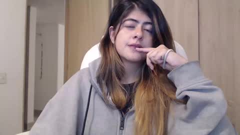 Snapshot of skyler1195 chatting on March 2025 06:49:01 AM Skyler online show from March 2025 06:49:01 AM