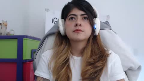 Snapshot of skyler1195 chatting on March 2025 09:07:02 PM Skyler online show from March 2025 09:07:02 PM