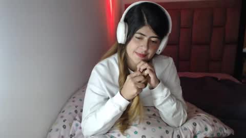 Snapshot of skyler1195 chatting on March 2025 02:30:02 AM Skyler online show from March 2025 02:30:02 AM