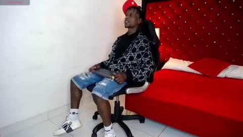 SKYLERBIGXXX online show from September 2025 03:19:02 AM