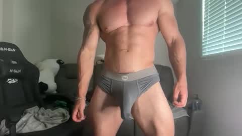 Snapshot of skylerflexes chatting on April 2026 08:06:01 PM Skyler Flexes online show from April 2026 08:06:01 PM