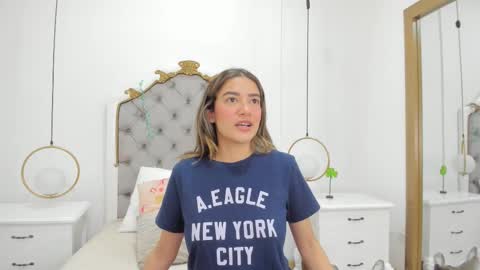 Snapshot of skylerwhite02 chatting on March 2026 03:42:02 AM Skyler online show from March 2026 03:42:02 AM