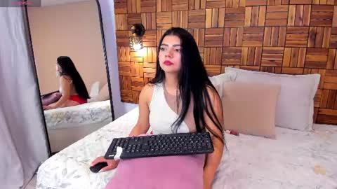 skymoon__ online show from July 2026 02:02:01 PM