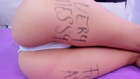 Snapshot of skynny_horney chatting on January 2025 11:54:01 PM Skynny online show from January 2025 11:54:01 PM