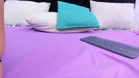 Snapshot of skynny_horney chatting on February 2025 06:18:01 AM Skynny online show from February 2025 06:18:01 AM