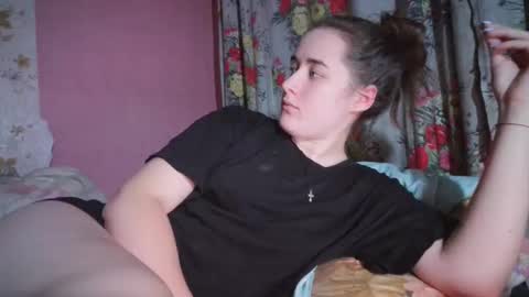 skyressie333 online show from December 2024 05:24:01 PM