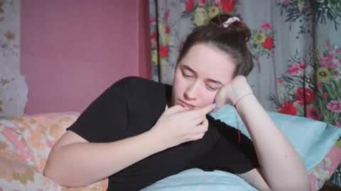 skyressie333 online show from December 2024 07:22:01 PM