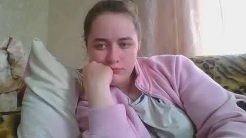 Snapshot of skyressie333 chatting on April 2026 07:35:01 AM skyressie333 online show from April 2026 07:35:01 AM