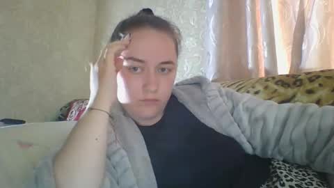 skyressie333 online show from June 2026 04:23:01 PM