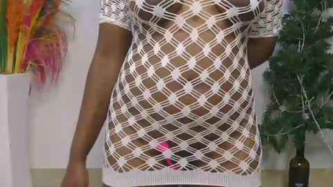 Snapshot of skyy_brown chatting on January 2025 02:19:01 PM Bella online show from January 2025 02:19:01 PM