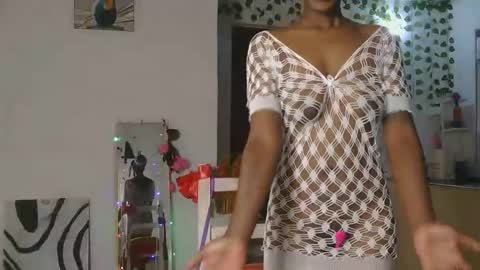 Snapshot of skyy_brown chatting on November 2025 12:11:01 AM Bella online show from November 2025 12:11:01 AM