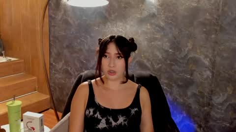 Snapshot of skyylee_ chatting on April 2026 01:16:02 PM abby online show from April 2026 01:16:02 PM