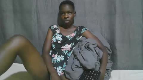 Snapshot of slender_queen chatting on January 2026 07:39:01 PM slender_queen online show from January 2026 07:39:01 PM