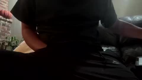 Snapshot of slick2285 chatting on October 2025 09:21:02 AM slick2285 online show from October 2025 09:21:02 AM