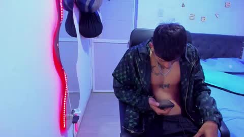 Snapshot of slim_master12 chatting on January 2025 06:10:01 AM slim_master12 online show from January 2025 06:10:01 AM