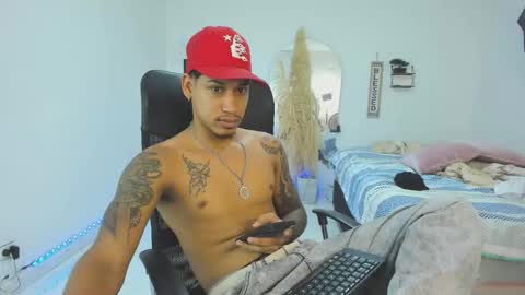 Snapshot of slim_master12 chatting on February 2026 10:28:01 PM slim_master12 online show from February 2026 10:28:01 PM
