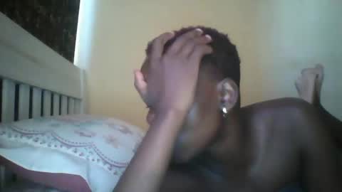 Snapshot of slim_petite_ebony chatting on December 2024 01:11:02 PM slim_petite_ebony online show from December 2024 01:11:02 PM