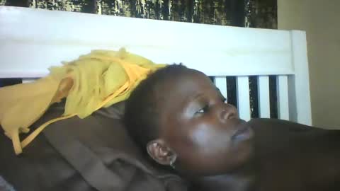 Snapshot of slim_petite_ebony chatting on December 2024 08:54:02 PM slim_petite_ebony online show from December 2024 08:54:02 PM