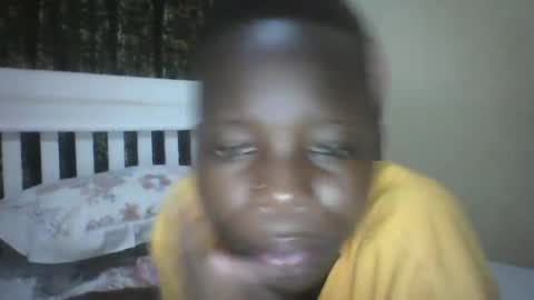 Snapshot of slim_petite_ebony chatting on December 2024 07:31:02 PM slim_petite_ebony online show from December 2024 07:31:02 PM