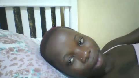 Snapshot of slim_petite_ebony chatting on January 2025 11:13:01 PM slim_petite_ebony online show from January 2025 11:13:01 PM