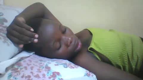 Snapshot of slim_petite_ebony chatting on January 2025 02:15:01 AM slim_petite_ebony online show from January 2025 02:15:01 AM