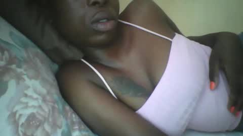 Snapshot of slim_petite_ebony chatting on February 2025 07:45:01 AM slim_petite_ebony online show from February 2025 07:45:01 AM