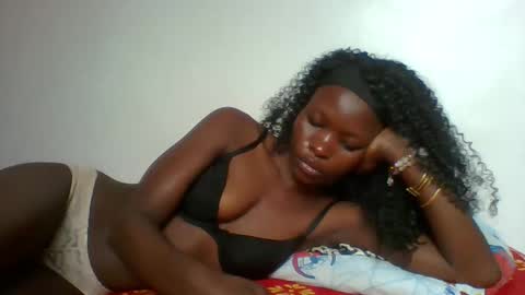 Snapshot of slimdiva chatting on October 2025 06:33:01 AM slimdiva online show from October 2025 06:33:01 AM