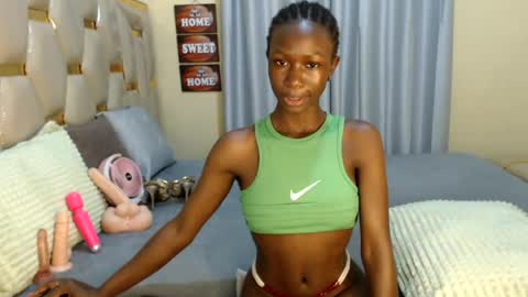 slimqueenbae online show from July 2026 12:34:01 PM