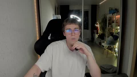 Mila online show from December 2024 03:53:02 PM