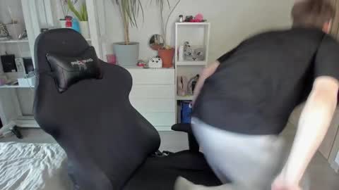 Mila online show from March 2025 12:55:01 PM