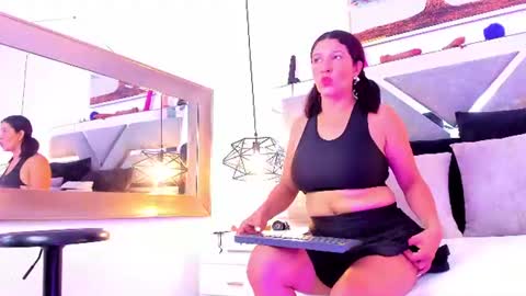 slut_milf_ online show from July 2026 08:44:01 PM