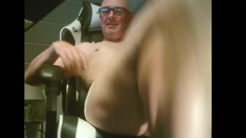 Snapshot of slutiam chatting on April 2026 03:21:02 AM SLUTIAM online show from April 2026 03:21:02 AM