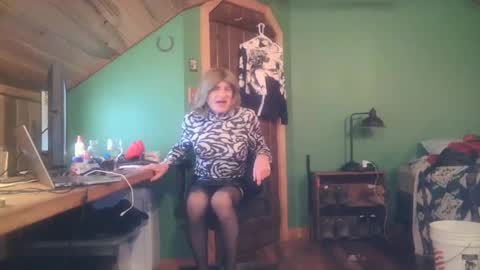Snapshot of slutjennifertransxx chatting on September 2025 02:55:02 AM slutjennifertransxx online show from September 2025 02:55:02 AM