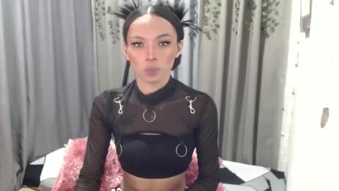 Snapshot of sluttychie chatting on January 2025 11:26:01 AM CHIE CHIE online show from January 2025 11:26:01 AM