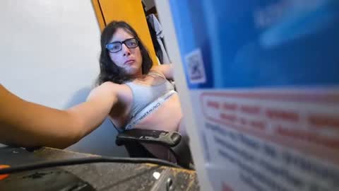 sluttywolfboi online show from July 2026 01:03:01 AM