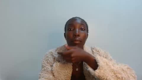 sly_rose online show from November 2025 04:27:02 PM