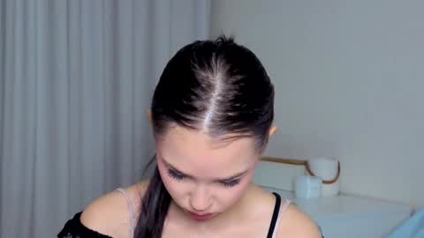 Snapshot of slyshypie chatting on September 2025 01:14:02 PM Lily online show from September 2025 01:14:02 PM