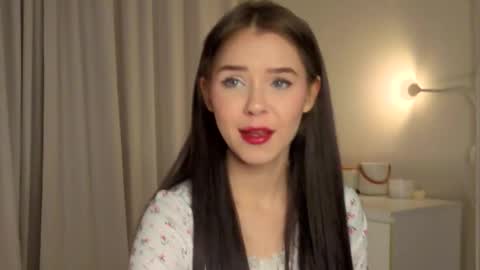 Snapshot of slyshypie chatting on November 2025 01:09:02 PM Lily online show from November 2025 01:09:02 PM