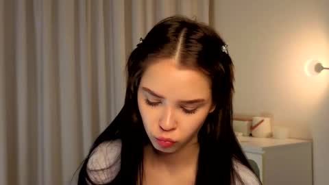 Snapshot of slyshypie chatting on November 2025 03:23:01 PM Lily online show from November 2025 03:23:01 PM