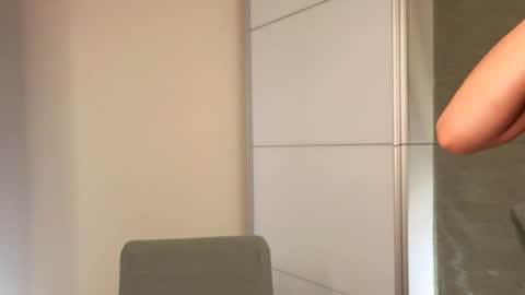 Snapshot of slyshypie chatting on November 2025 01:25:02 PM Lily online show from November 2025 01:25:02 PM