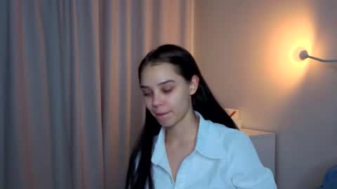 Snapshot of slyshypie chatting on December 2025 01:20:02 PM Lily online show from December 2025 01:20:02 PM