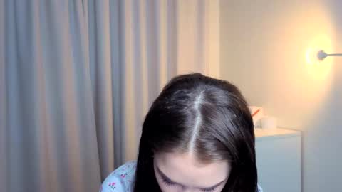 Snapshot of slyshypie chatting on December 2025 01:07:01 PM Lily online show from December 2025 01:07:01 PM