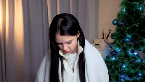 Snapshot of slyshypie chatting on January 2026 01:05:02 PM Lily online show from January 2026 01:05:02 PM