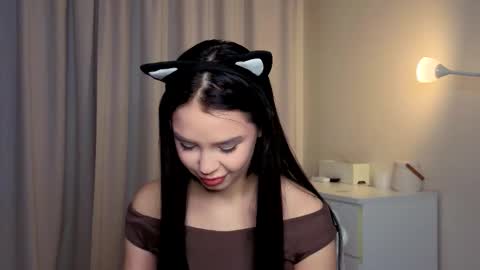 Snapshot of slyshypie chatting on January 2026 01:16:02 PM Lily online show from January 2026 01:16:02 PM