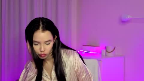 Snapshot of slyshypie chatting on January 2026 07:11:01 PM Lily online show from January 2026 07:11:01 PM