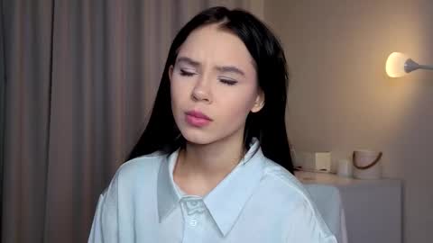 Snapshot of slyshypie chatting on February 2026 01:27:02 PM Lily online show from February 2026 01:27:02 PM