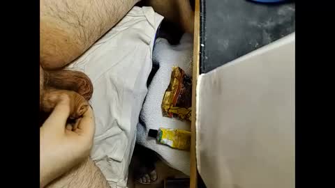 Snapshot of small_1986 chatting on February 2025 12:15:02 PM transmisin gratuita bajo demanda free broadcast on demand online show from February 2025 12:15:02 PM