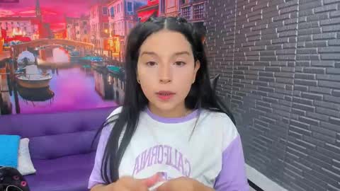 Snapshot of small__naughty chatting on January 2026 01:37:02 PM Mariana Torres online show from January 2026 01:37:02 PM